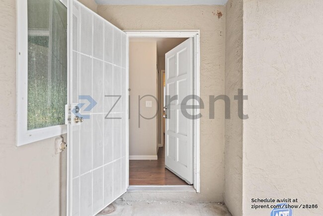 Building Photo - 3185 Country Dr