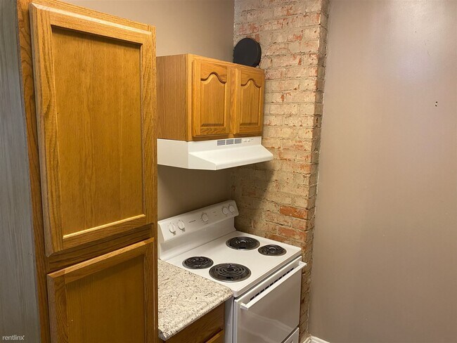 Foto del edificio - 3 br, 1.5 bath Duplex - 416 East 5th Avenu...