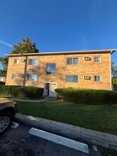 Building Photo - 8997 Pippin Rd