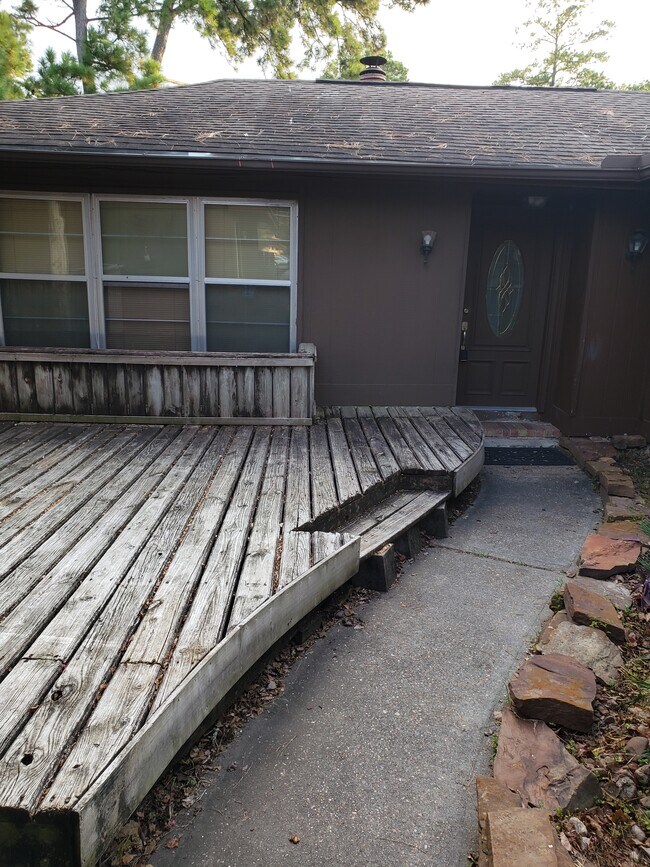 Building Photo - 23103 Good Dale Ln