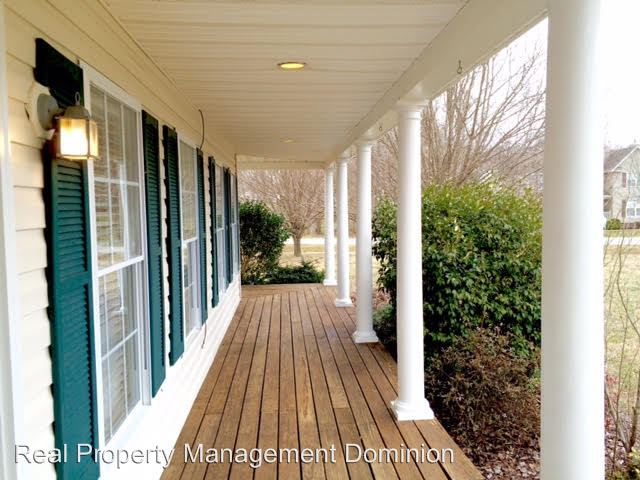 Building Photo - 100 Hemlock Ct