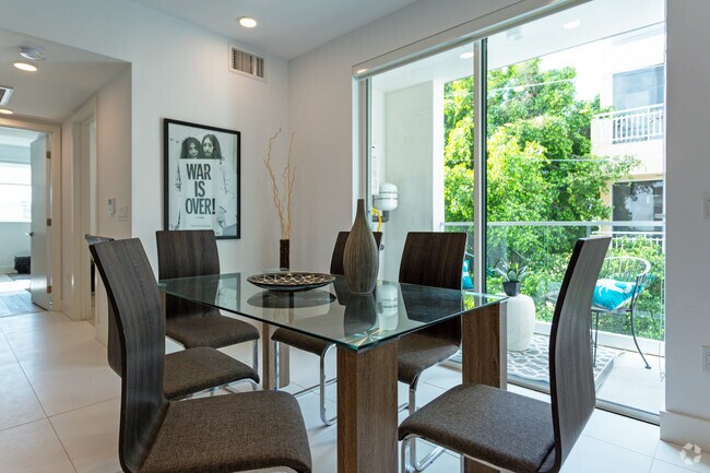 Foto del interior - 415 S Le Doux Rd