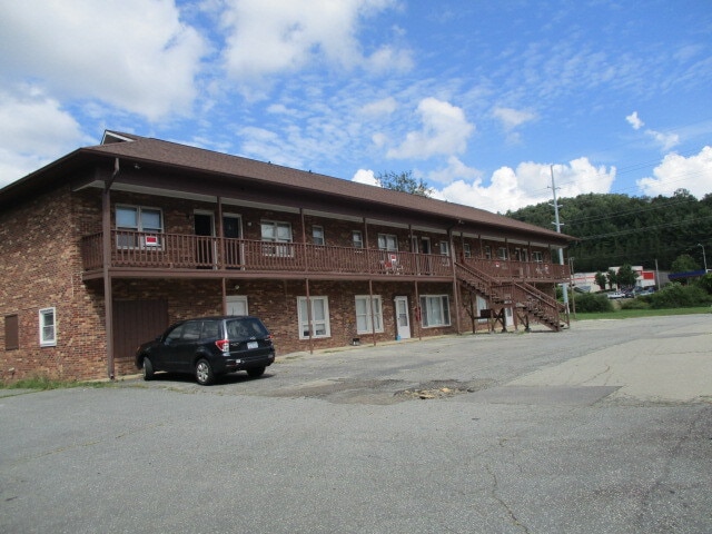 Building Photo - 133 Boone Docks St