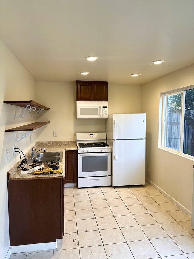 Kitchen - 2107 Sunset Ave