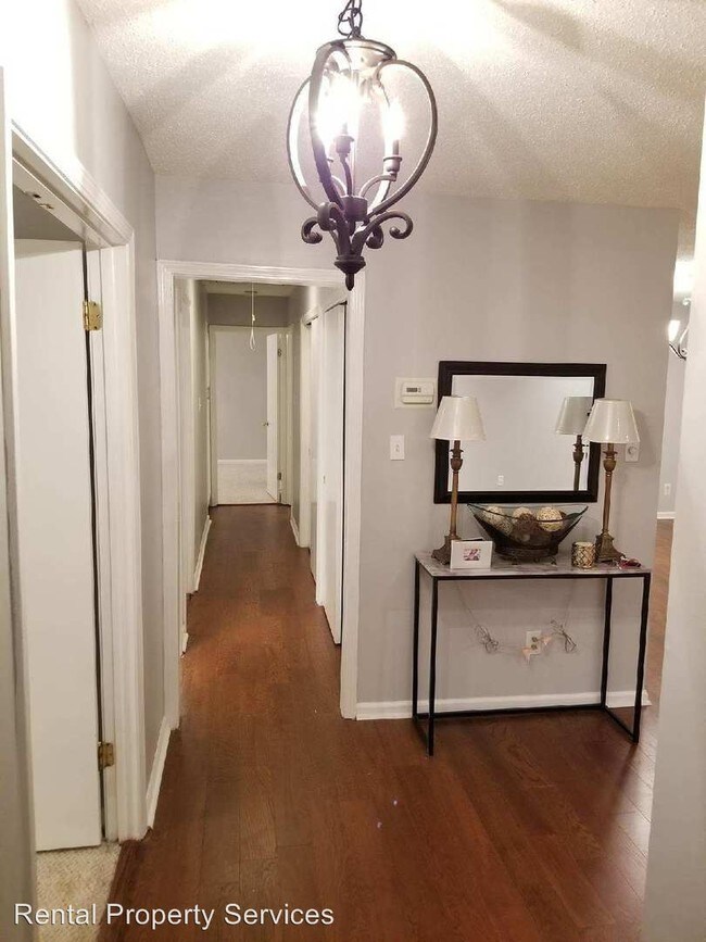 Foto del edificio - 2461 Price St