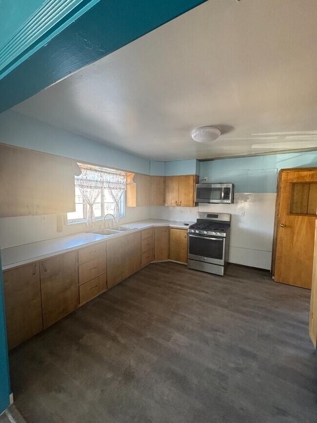 Foto del edificio - 1336 1st W Ave