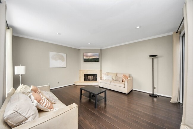 Building Photo - 1112 Bering Dr