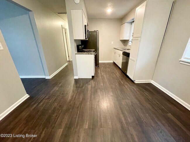 Foto del edificio - 4006 Weigela Dr