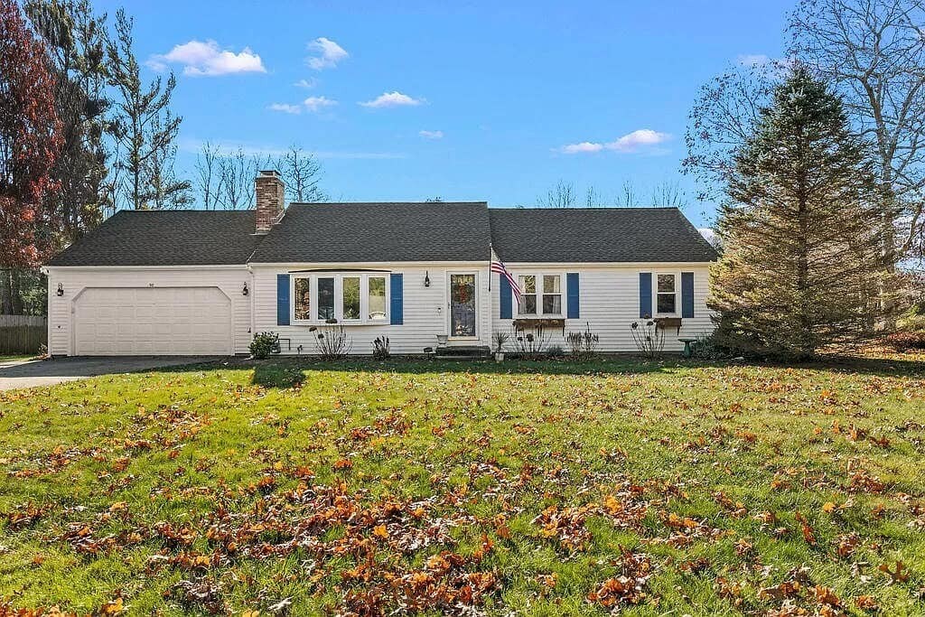 Primary Photo - 98 Warwick Way