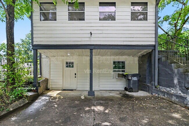 Building Photo - 3181 Church St