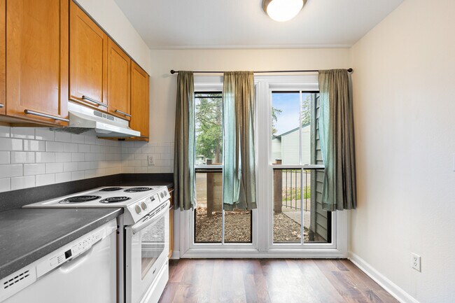 Building Photo - 8704 SW Brightfield Cir