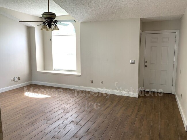 Foto del edificio - 9981 Triple Crown Cir