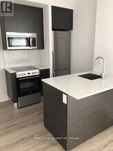 Building Photo - 42 Charles St E