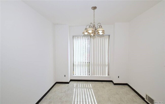 Foto del edificio - 194 Pond View Ln