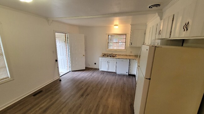 Building Photo - 271 Peachtree Cir