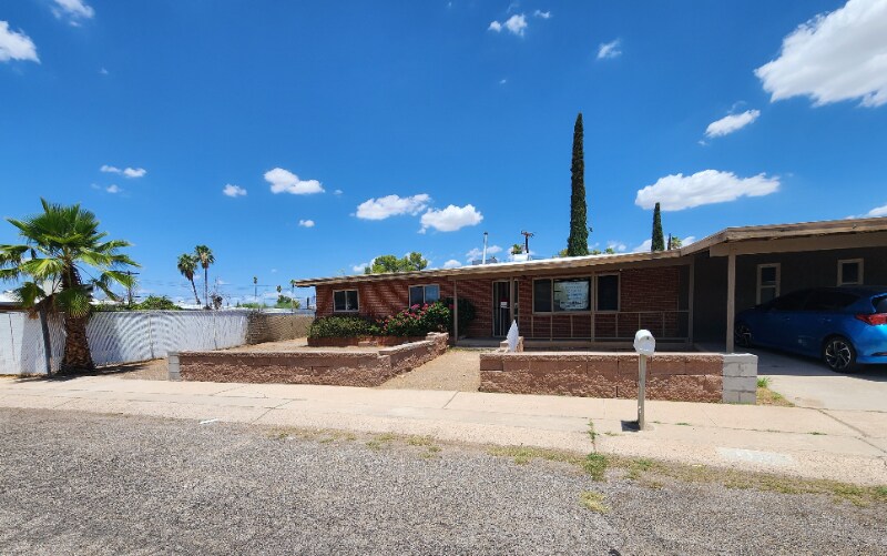 Foto principal - 7137 E 32nd Pl