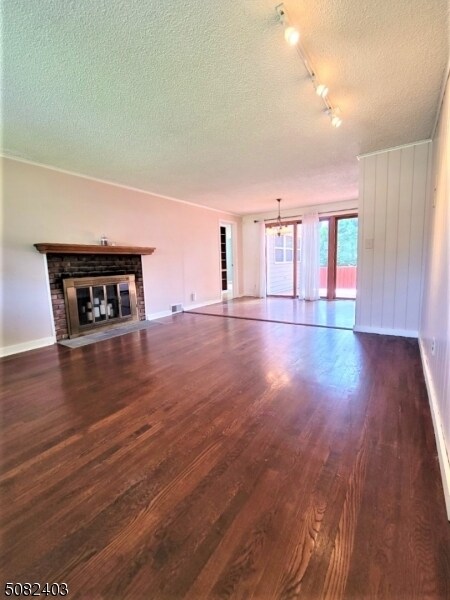 Building Photo - 39 Fieldstone Dr