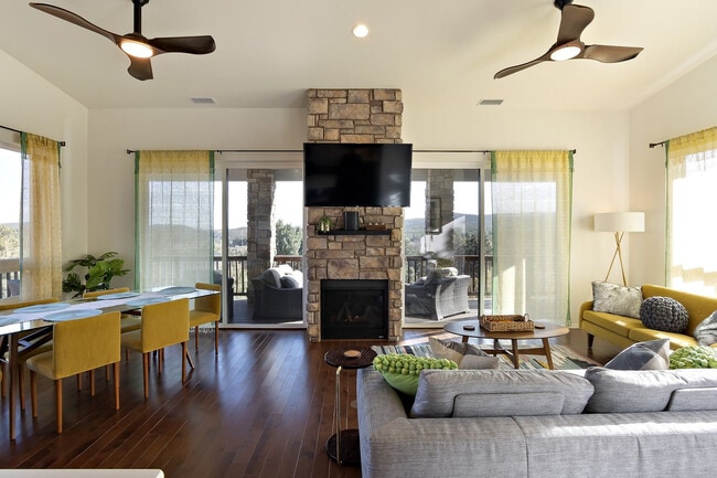 Building Photo - 1140 E Elk Rim Ct