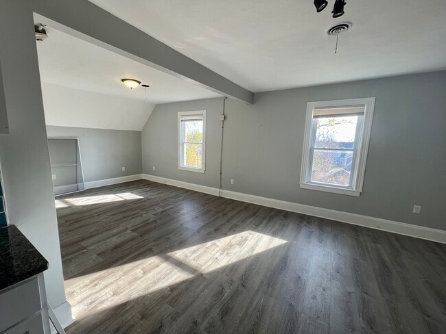 Building Photo - 56 Columbia Ave