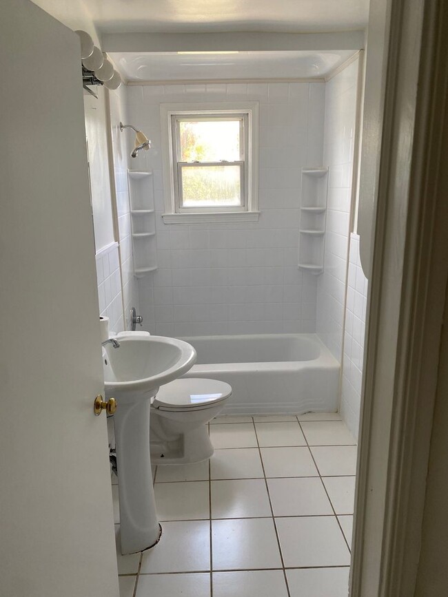 Building Photo - Charming 3Bed/2Bath Townhome in Towson
