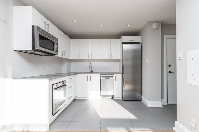 Photo du bâtiment - 110 Oriole Pky