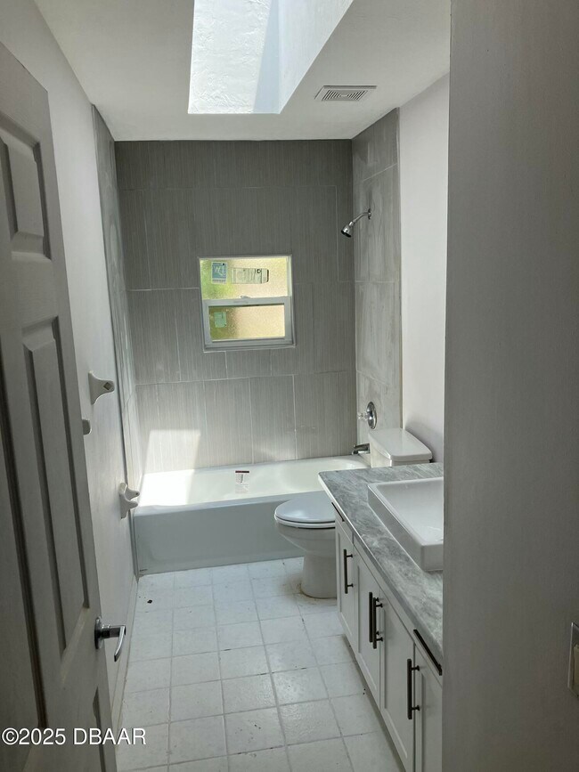 Foto del edificio - 411 Pleasant St