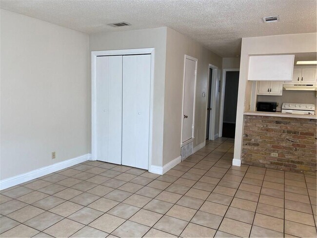 Foto del edificio - 3412 Willowrun Dr