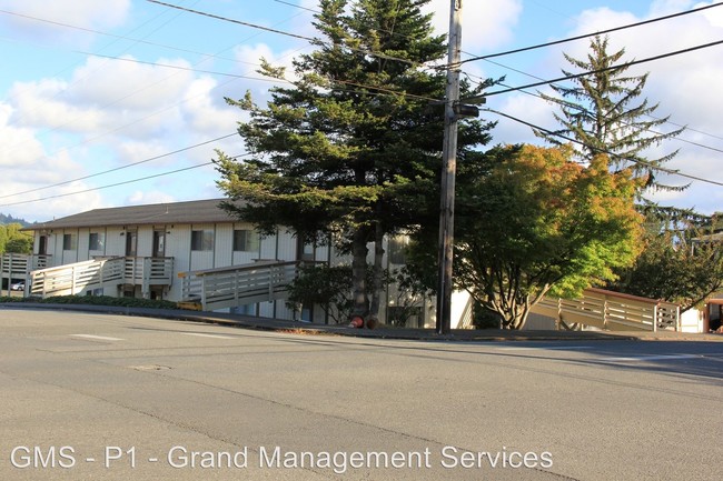 Building Photo - 945-979 Anderson Ave