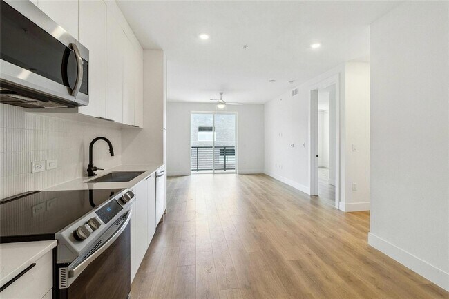 Foto del edificio - 1701 Simond Ave Ave