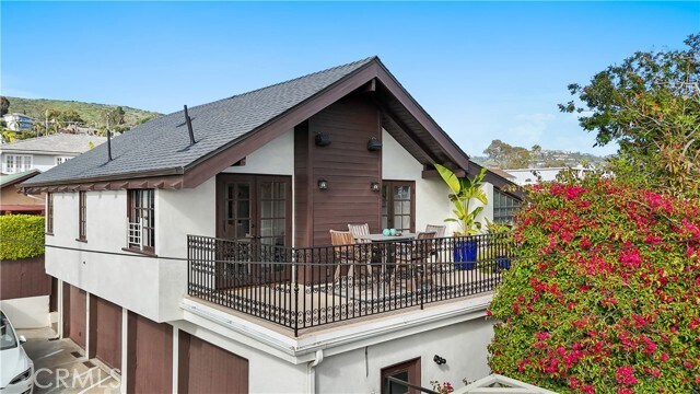 Foto del edificio - 848 Cliff Dr