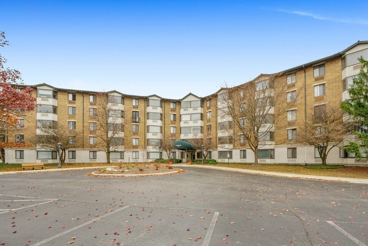 470 Fawell Blvd Unit 216, Glen Ellyn, IL 60137 Condo for Rent in Glen Ellyn, IL