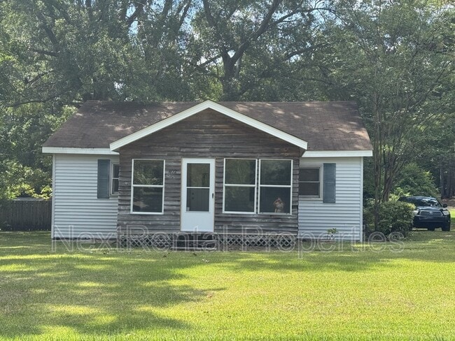 Photo - 402 Overby St House