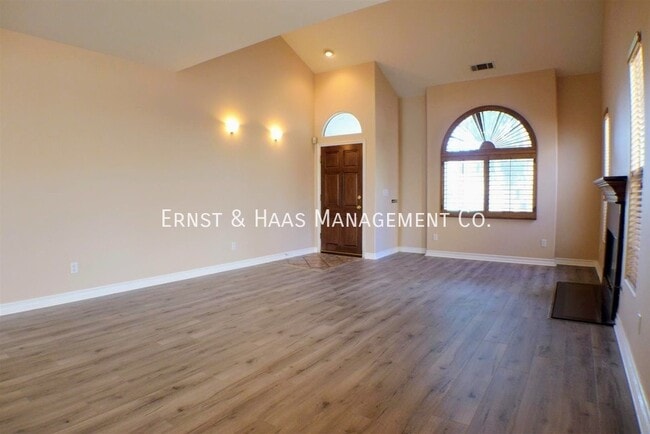 Building Photo - 3560 Pine Ave