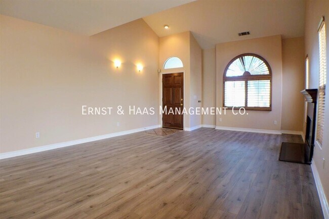 Foto del edificio - 3560 Pine Ave