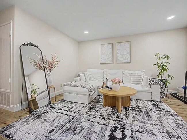 Foto del edificio - 2125 Northwood Cir