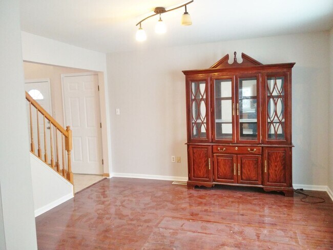 Building Photo - 3-Bedroom Gem in Desirable Sicklerville Neighborhood!