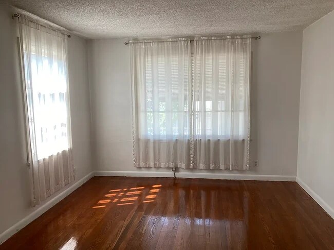 Foto del edificio - 7737 15th Ave NW