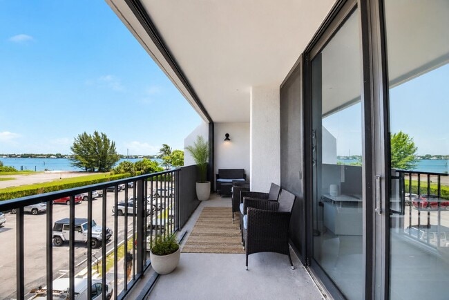 Foto del edificio - 5600 N Flagler Dr