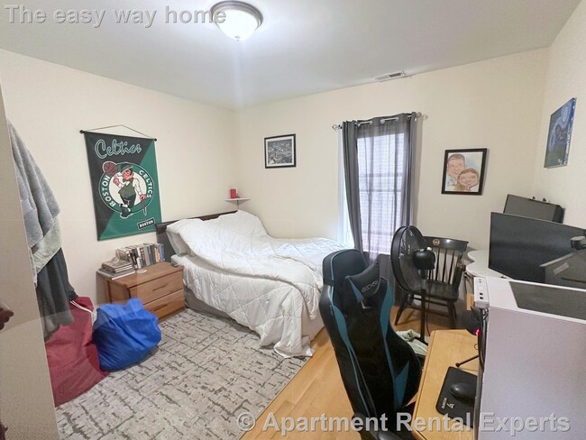 Foto del edificio - 57 Greenleaf Ave