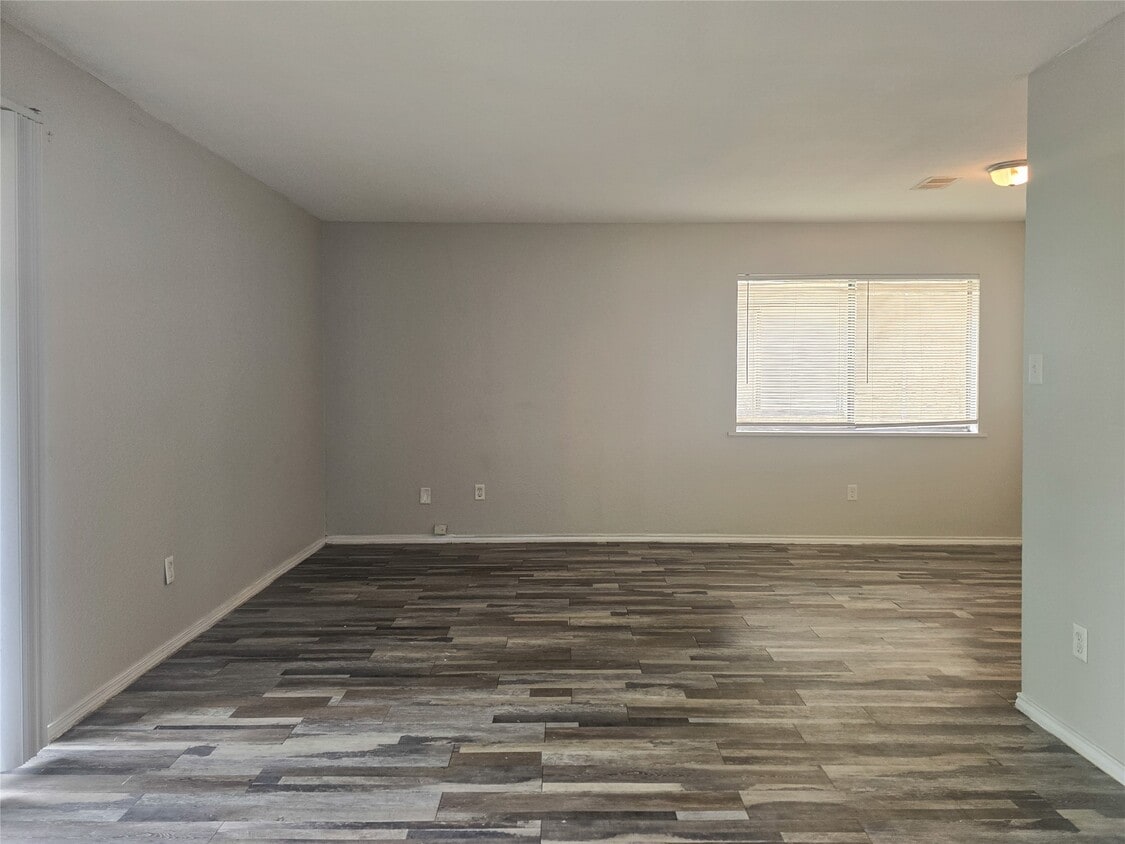 Building Photo - 396 Duroux Rd