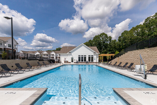 Piscina - Pleasant Valley Apartments