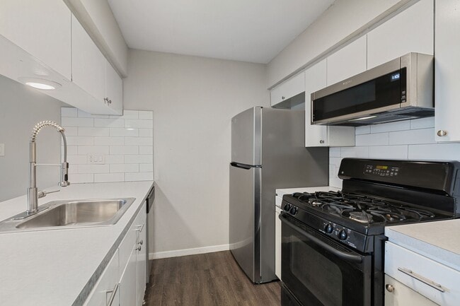 Foto del edificio - 5005 Manor Rd