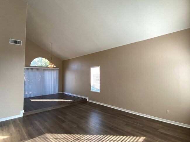 Building Photo - Totally Remodeled, Five Bedroom, Three Bat...
