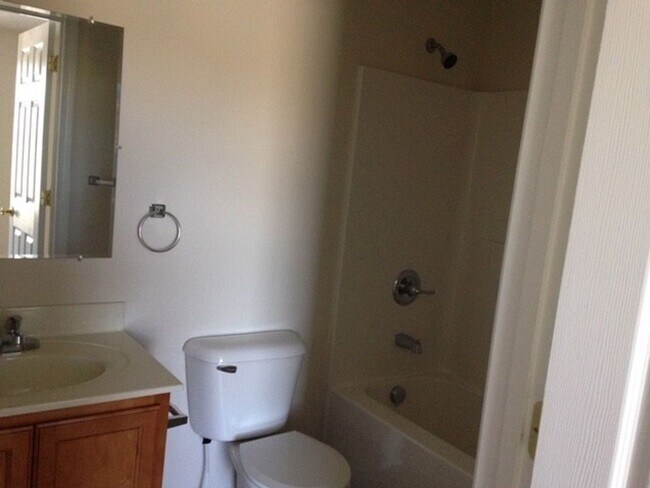 Foto del edificio - 3 BR 2.5 Bath Townhouse