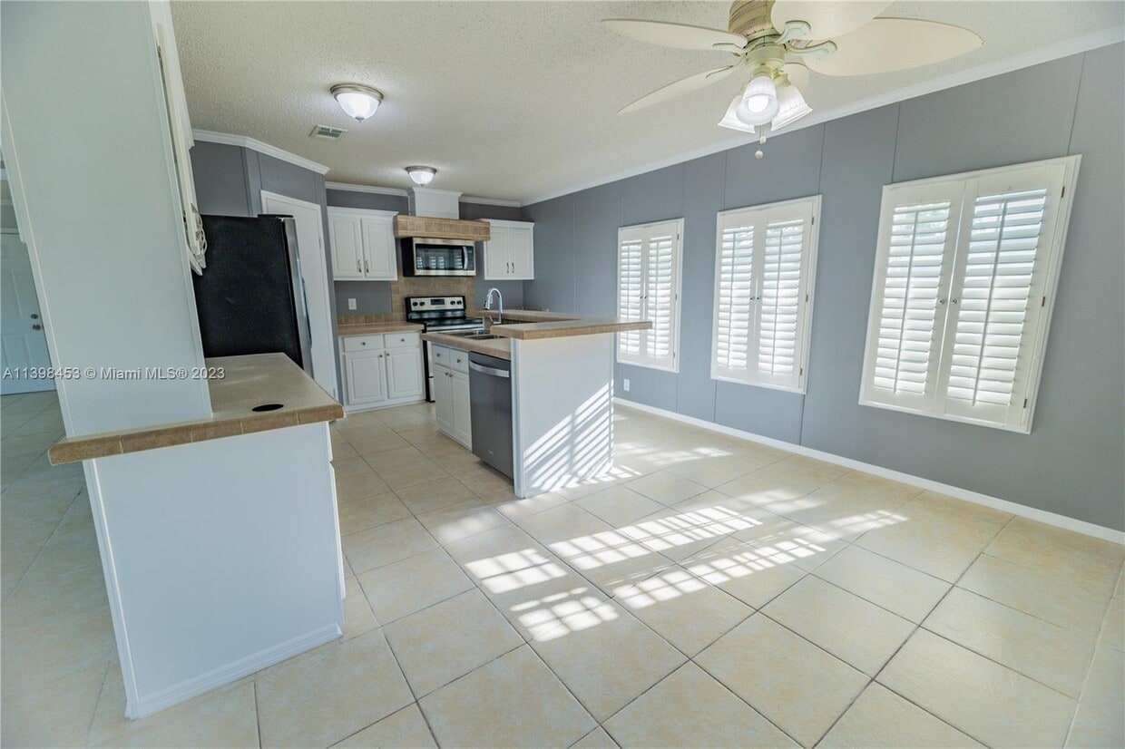 21500 NW 7th Ct, Pembroke Pines, FL 33029 House Rental in Pembroke