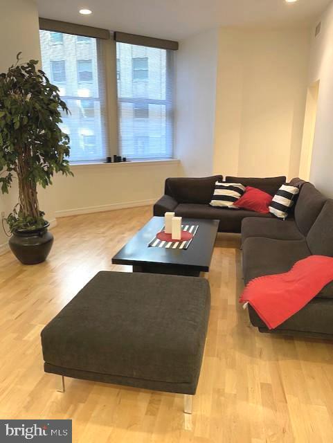 Building Photo - 1600 Arch St