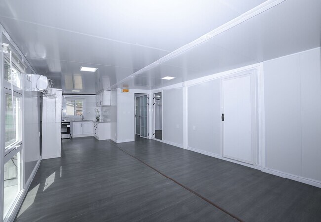 Foto del edificio - 22411 Main Blvd