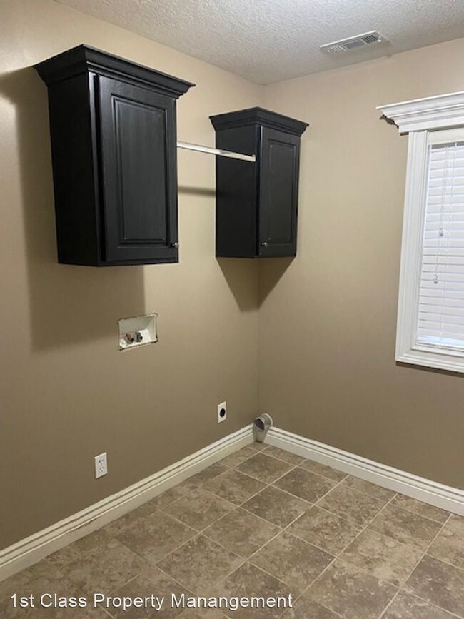 Foto del edificio - 3 br, 2 bath House - 134 Fortitude Ave