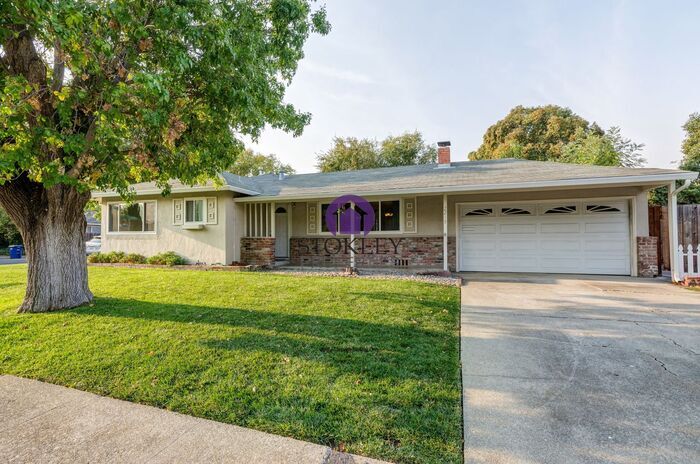 Foto principal - Stokley Properties Presents 2219 Holbrook ...