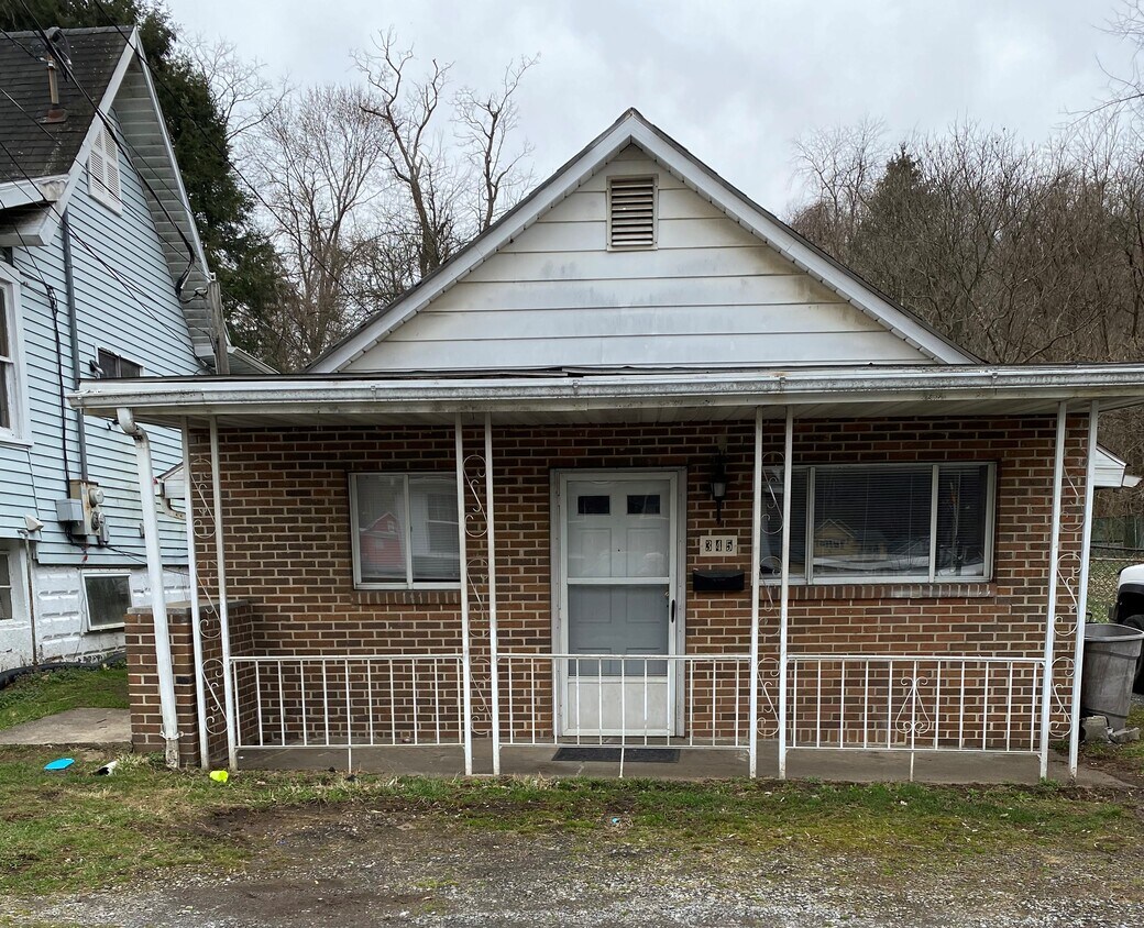 front - 345 Kent St